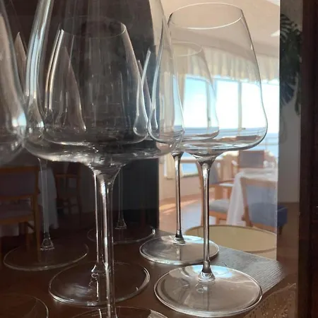 翁贝托阿迈尔酒店 3*